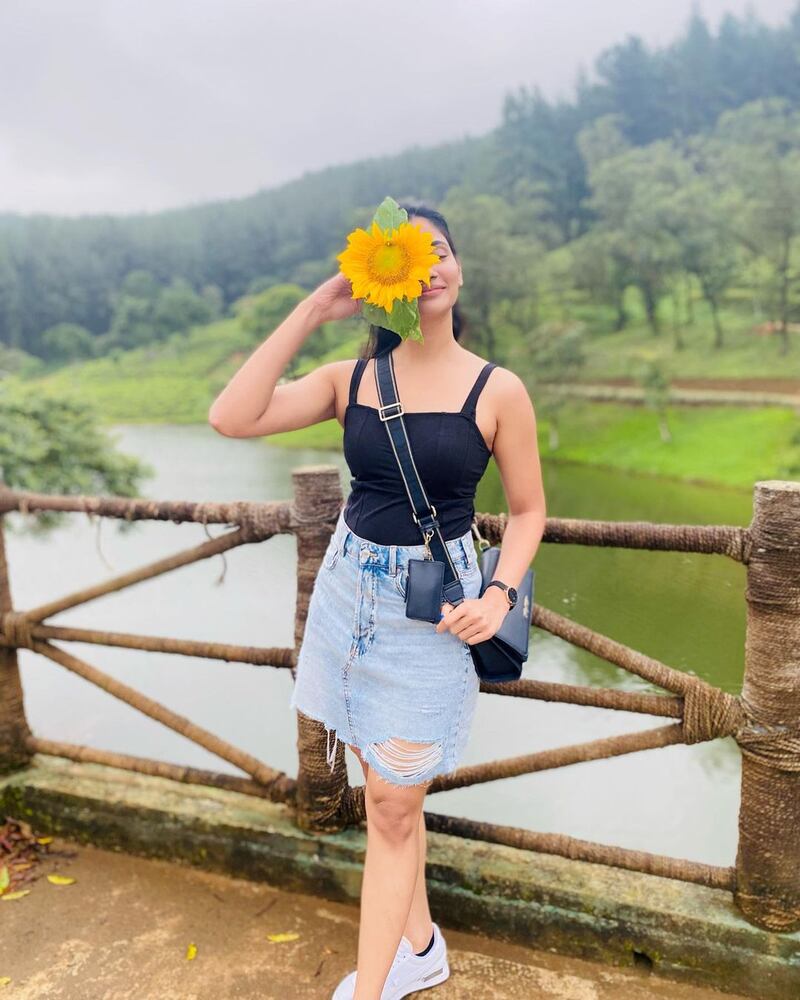 Losliya mariya new hot