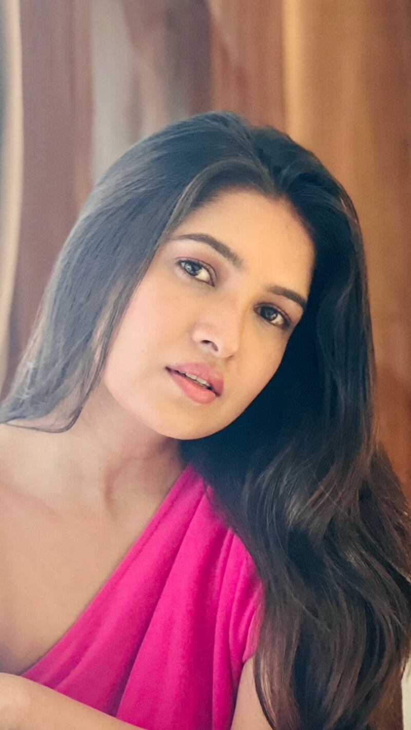 Vani bhojan in pink latest