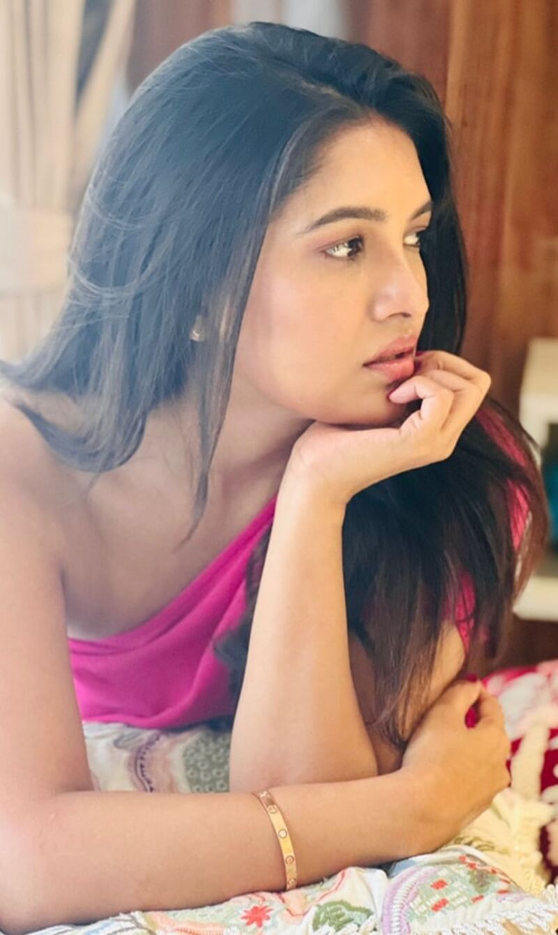 Vani bhojan in pink latest