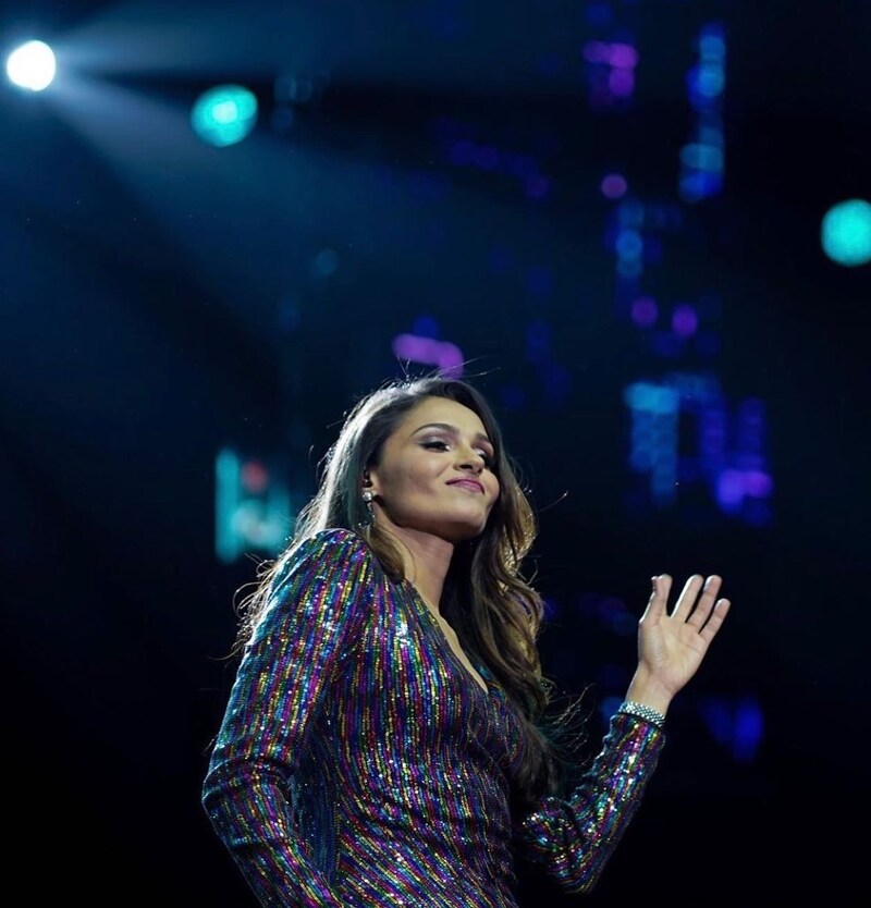 Andrea play with pet video viral