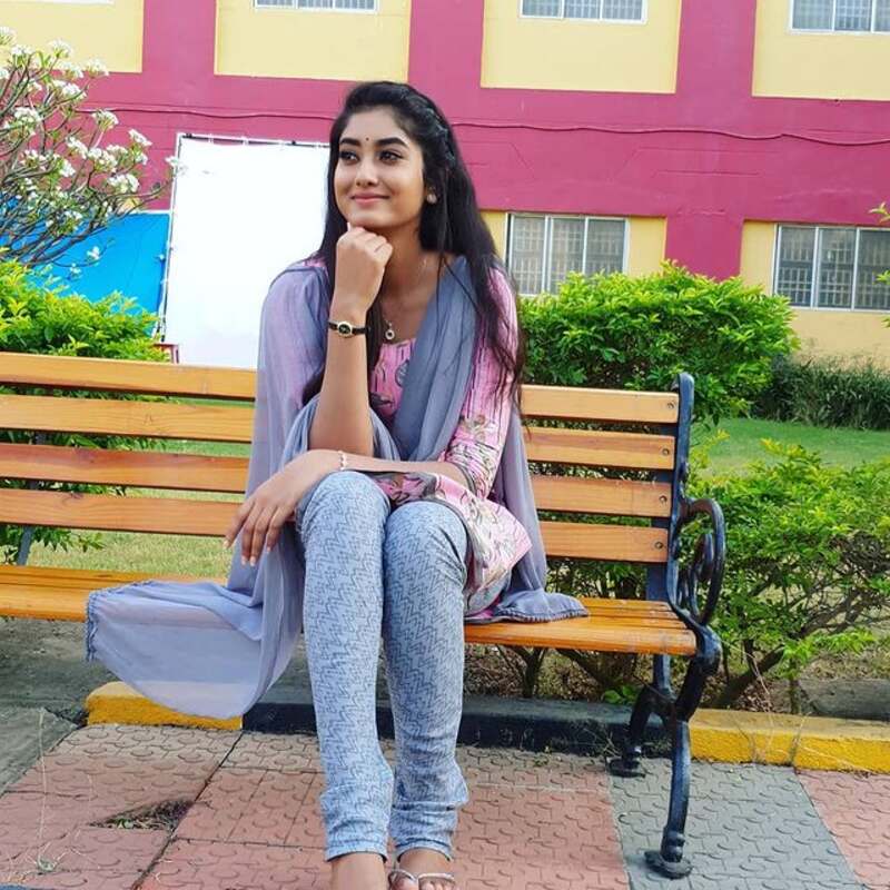 Priyanaka serial new kaatrukkenna veli clicks