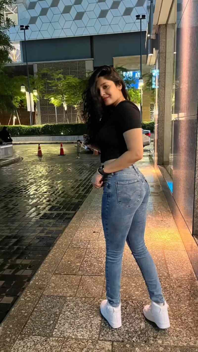 Ritika singh latest in hot