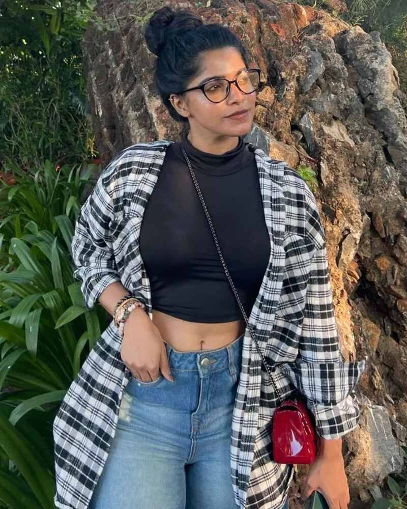 Divya bharathi new hot