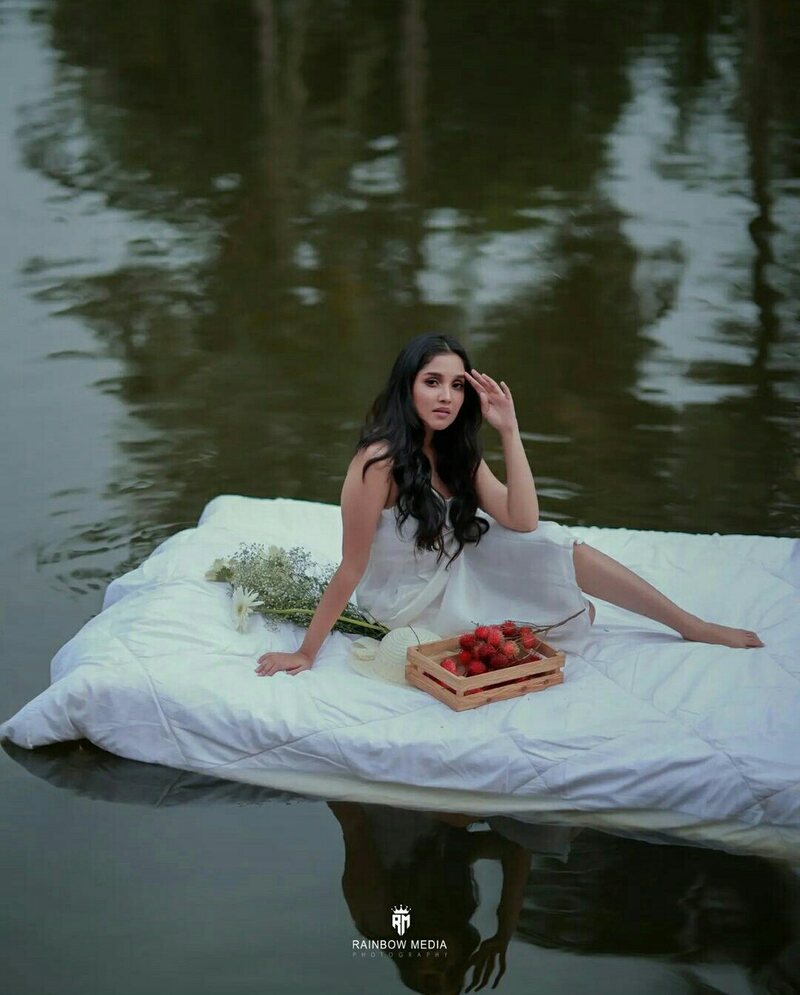 Anikha hot photoshoot trending