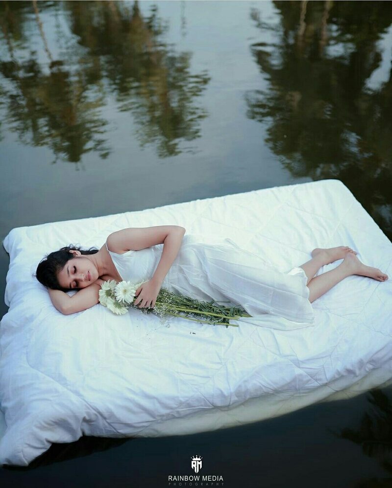 Anikha hot photoshoot trending