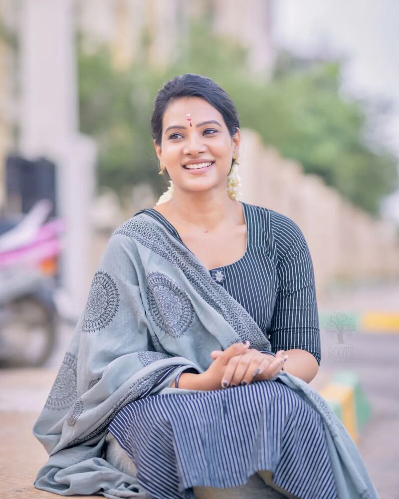 Dhivya duraisamy new clicks