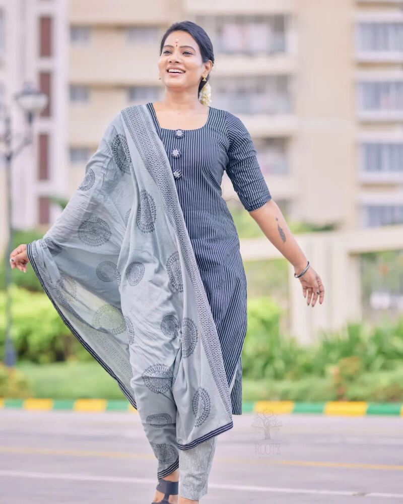 Dhivya duraisamy new clicks