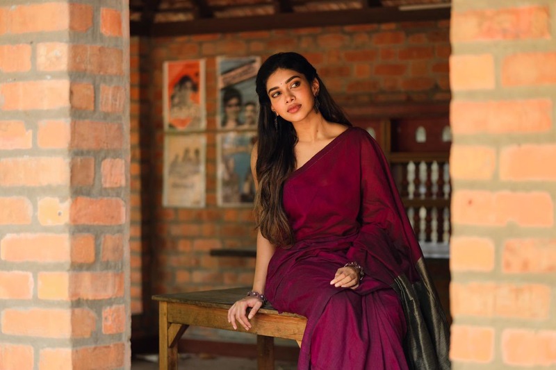 Dushara vijayan latest hot photos