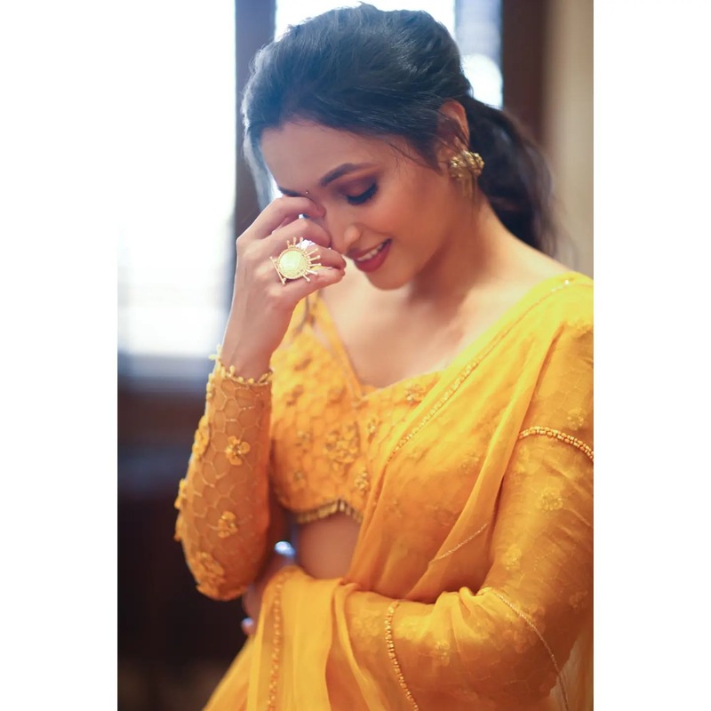 Srinidhi shetty in yellow