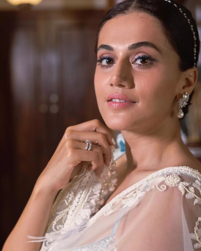 Taapsee pannu new clicks