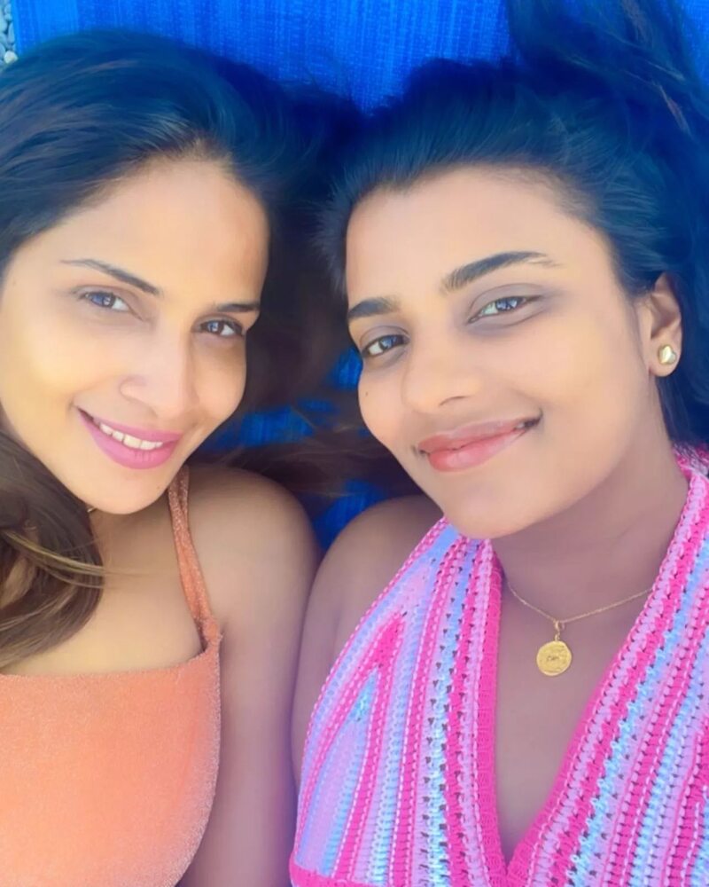 Janani samyuktha shan aishwariya rajesh clicks