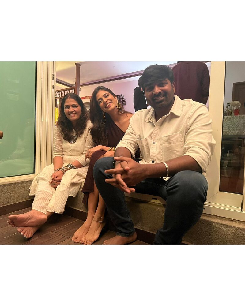 Malavika mohanan new clicks