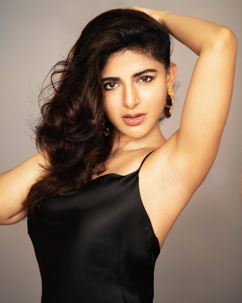 Iswarya menon in black
