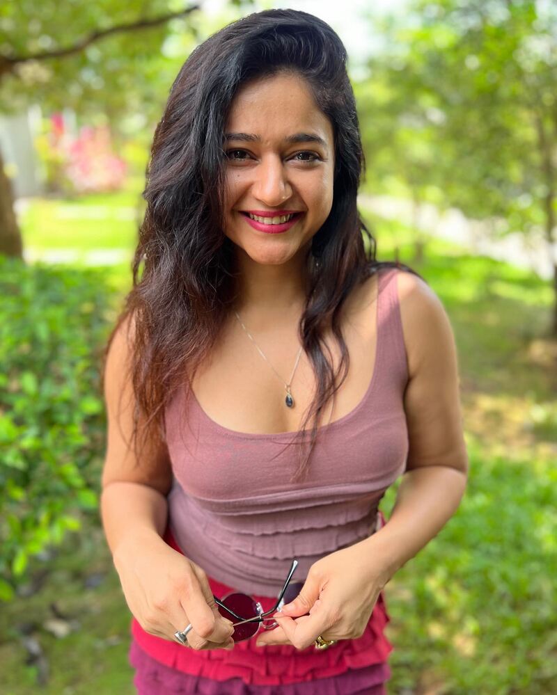 Poonam bajwa new clicks