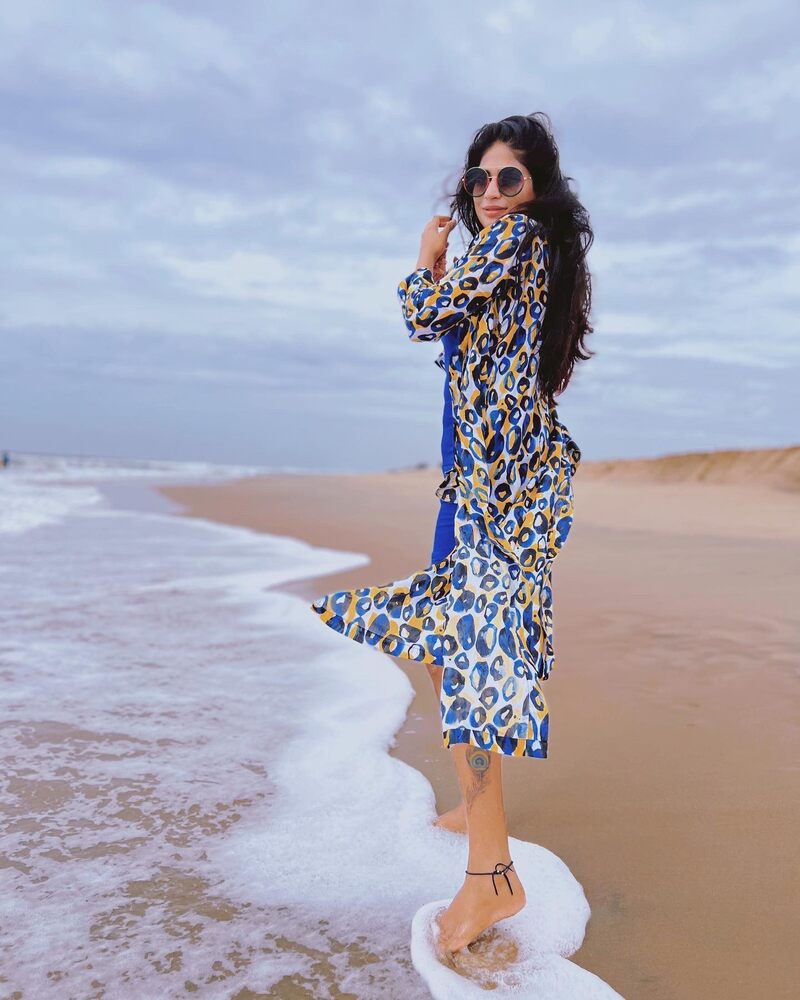 Actress viji latest pics