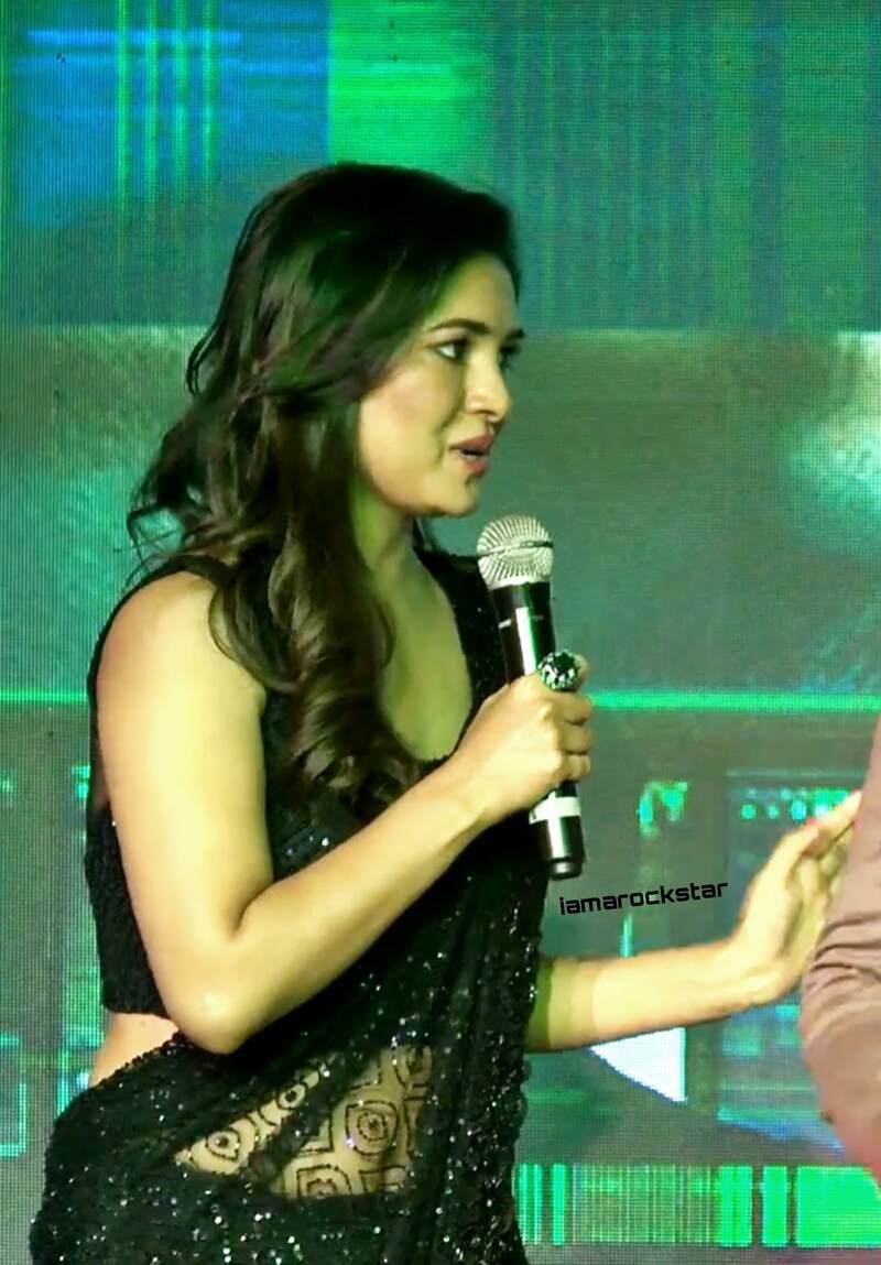 Vani bhojan hot in black