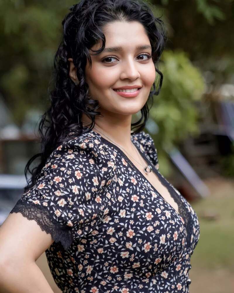 Ritika singh new clicks