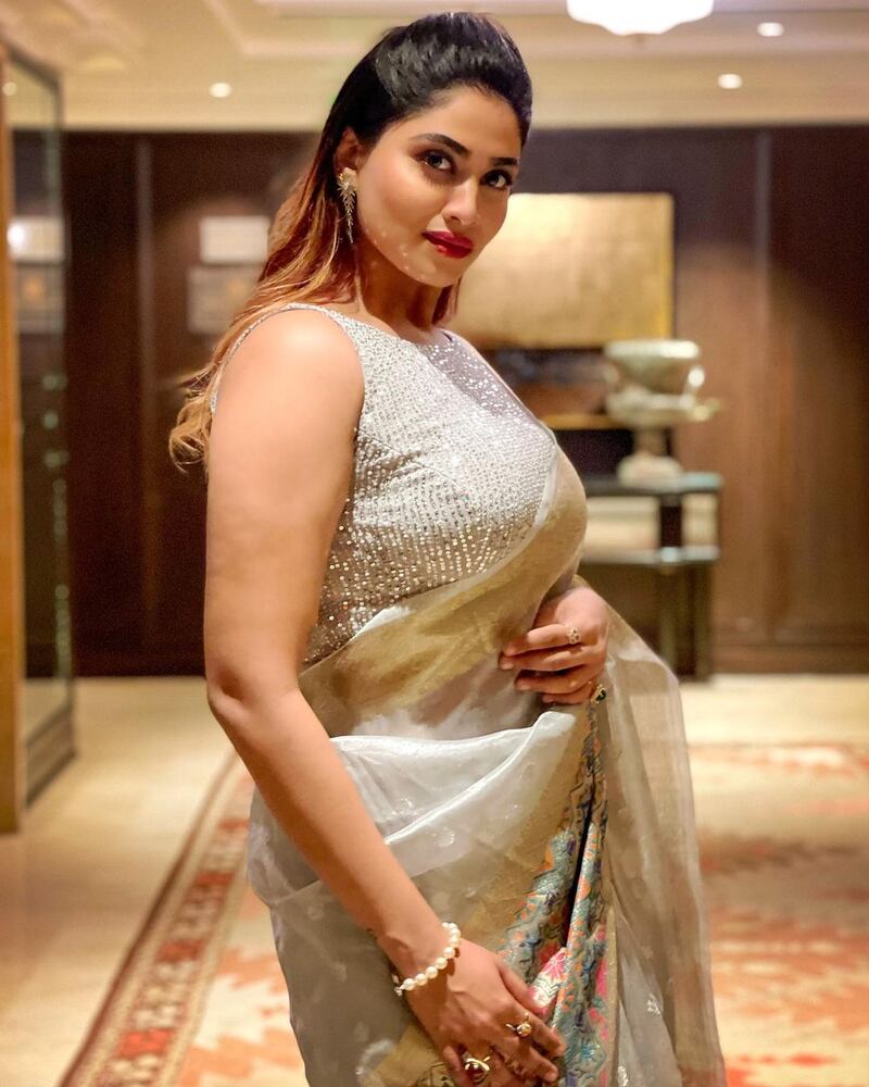 Shivani narayanan new clicks