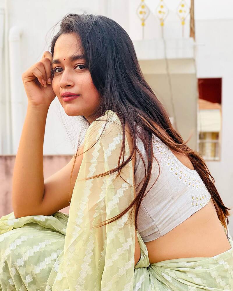 Kaavya arivumani new clicks