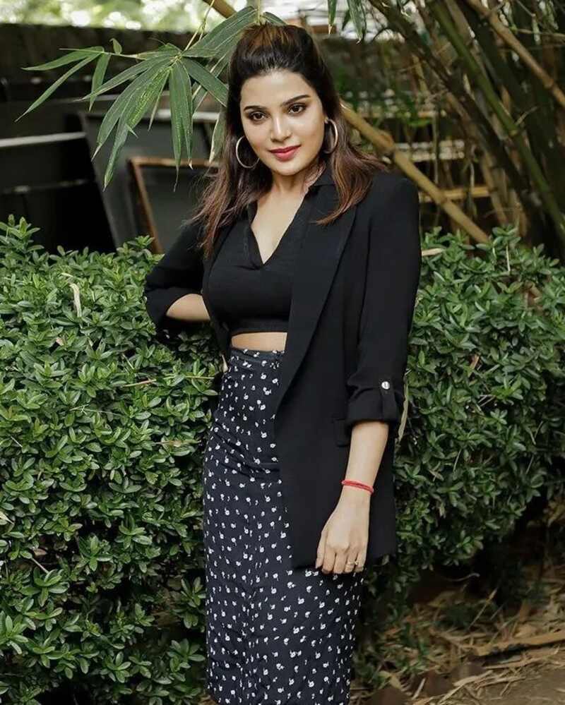 Aathmika tamil new hot clicks viral