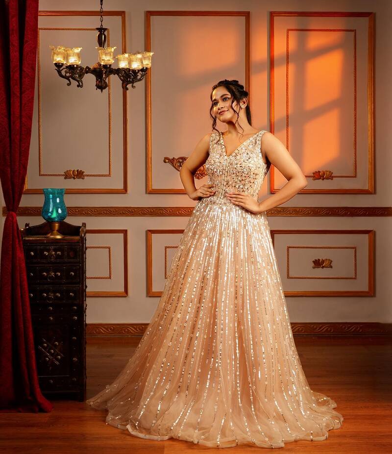 Kaavya arivumani new pandiya stores hot