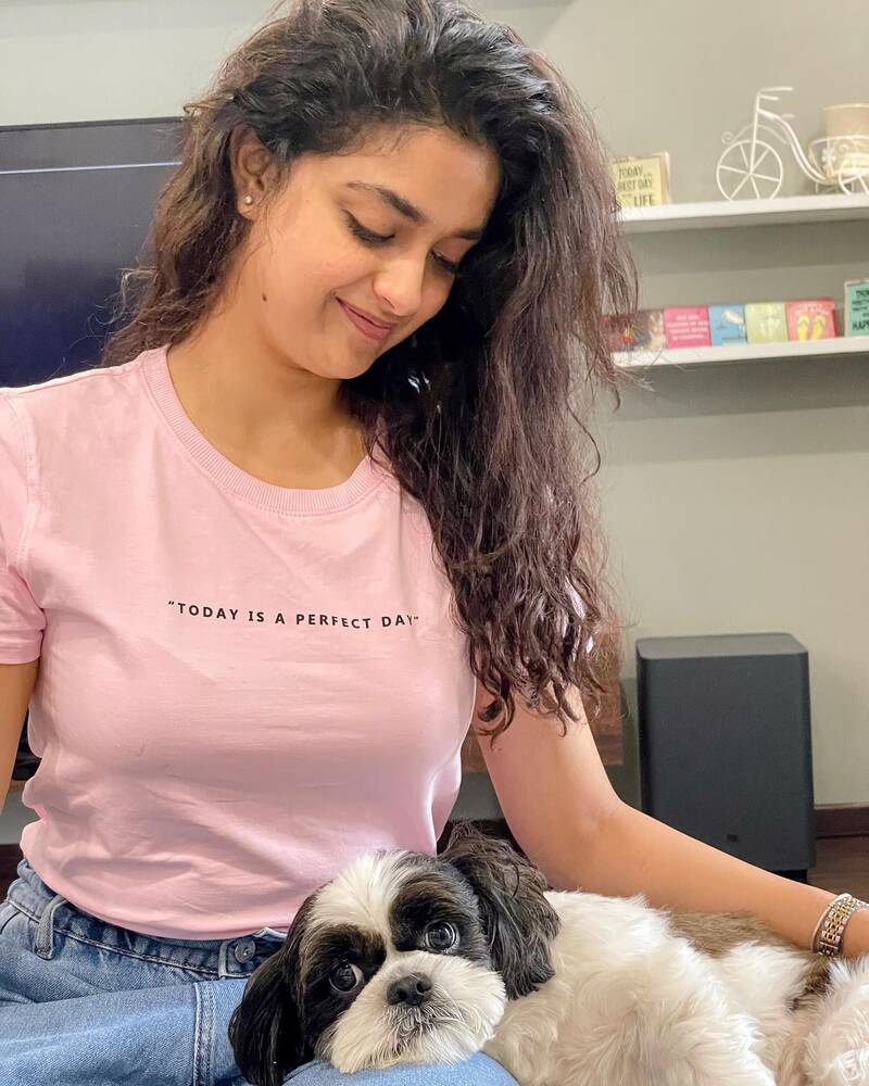 Keerthy suresh new dog hot clicks