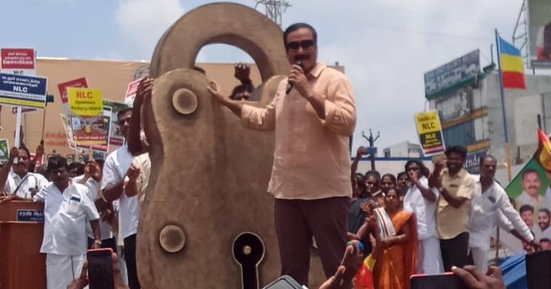 Anbumani ramadoss latest protest