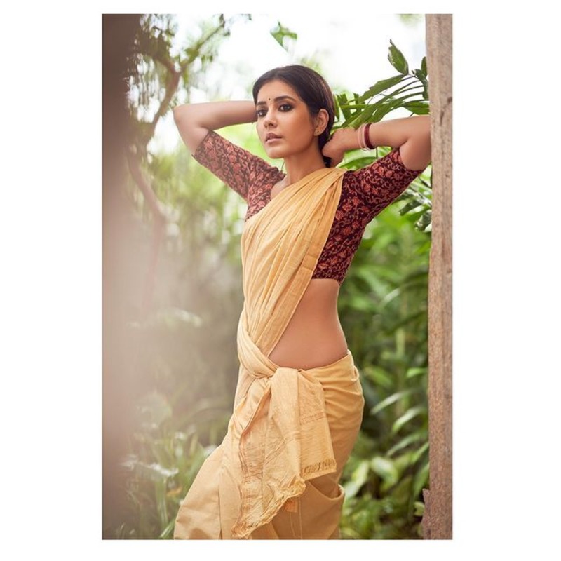 Raashii khanna new bikkini hot vedio