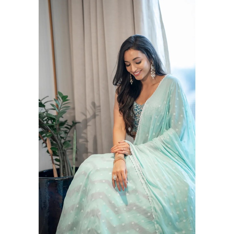 Srinidhi shetty new hot clicks kgf