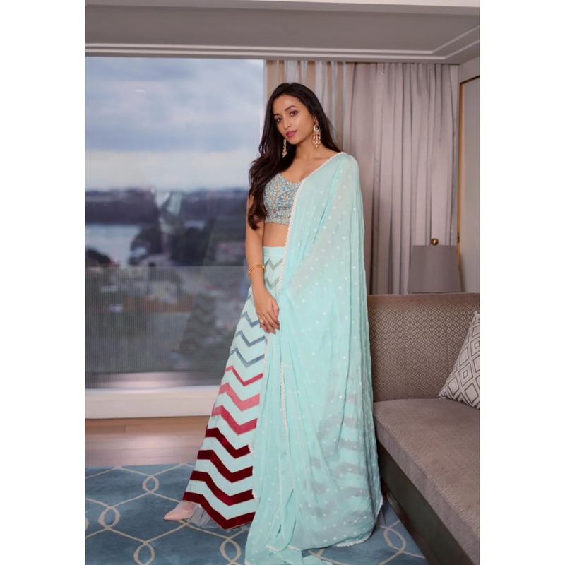 Srinidhi shetty new hot clicks kgf