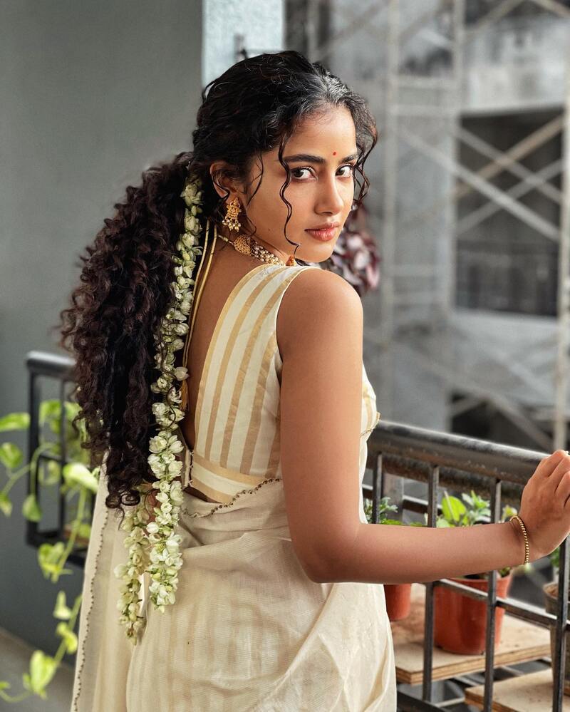 Anupama parameswaran new hot saree clicks