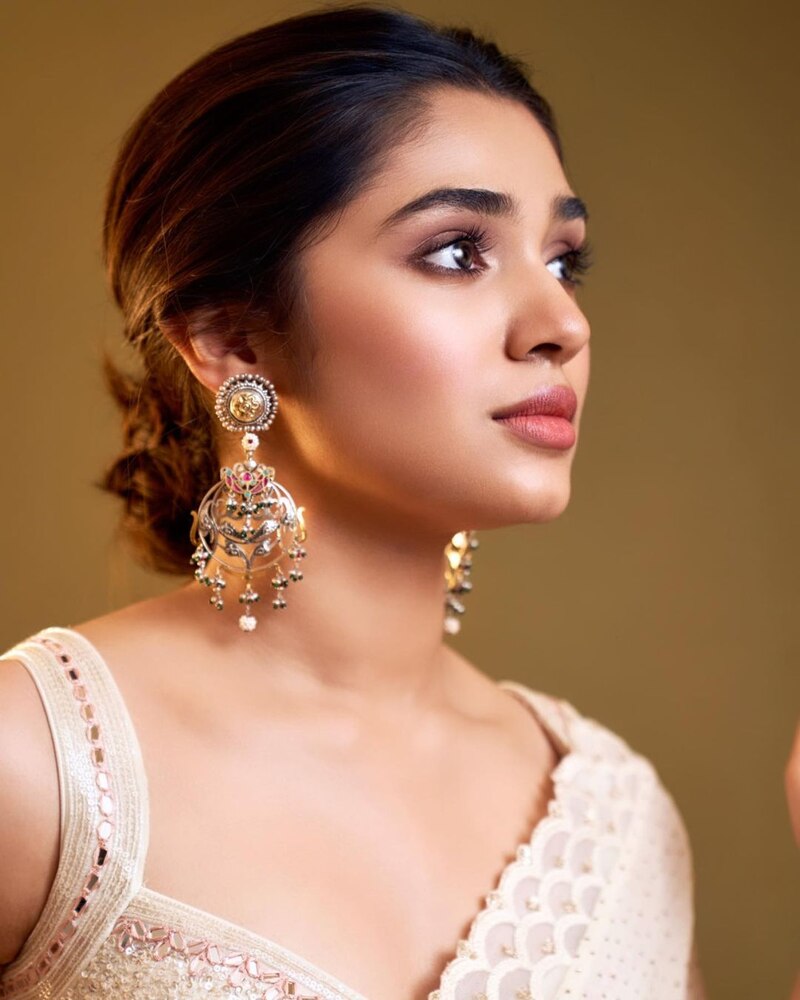 Krithi shetty new hot clicks saree