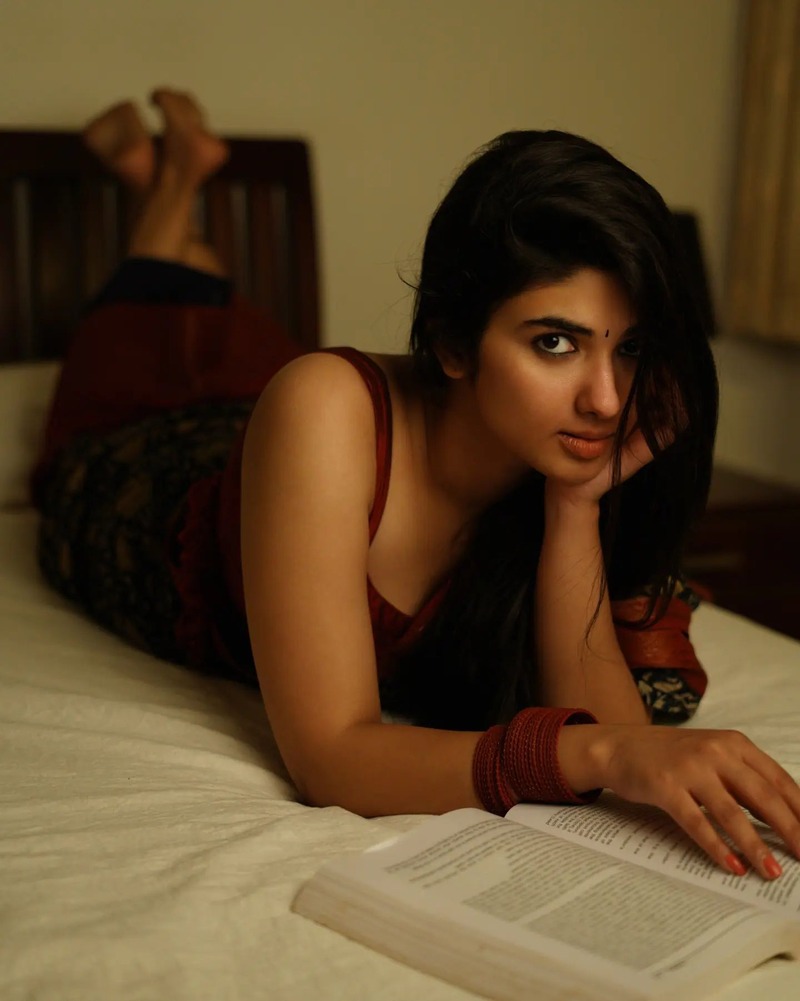 Pragya nagra new hot clicks bed room photo