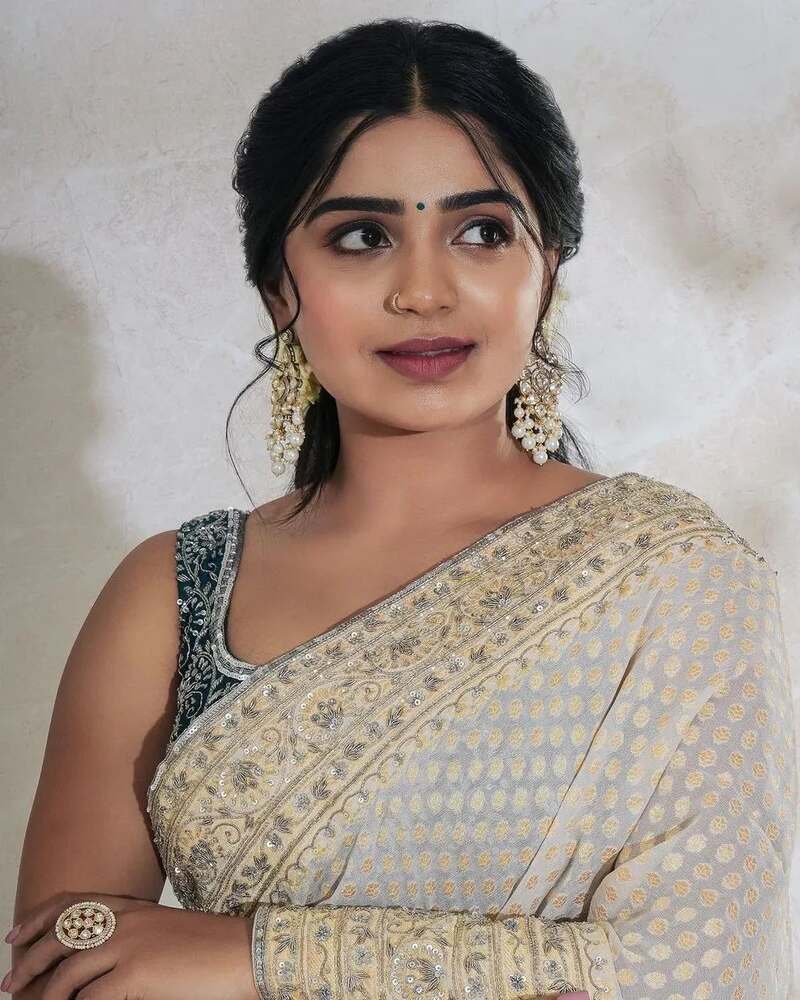 Gouri 96 new hot movie saree