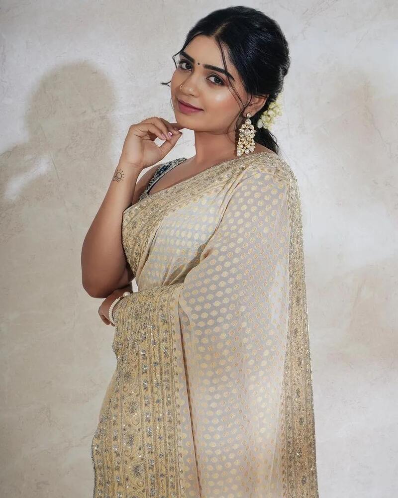 Gouri 96 new hot movie saree