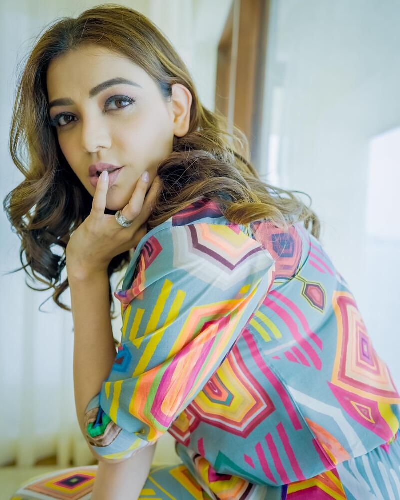 Kajal aggarwal new back hot clicks