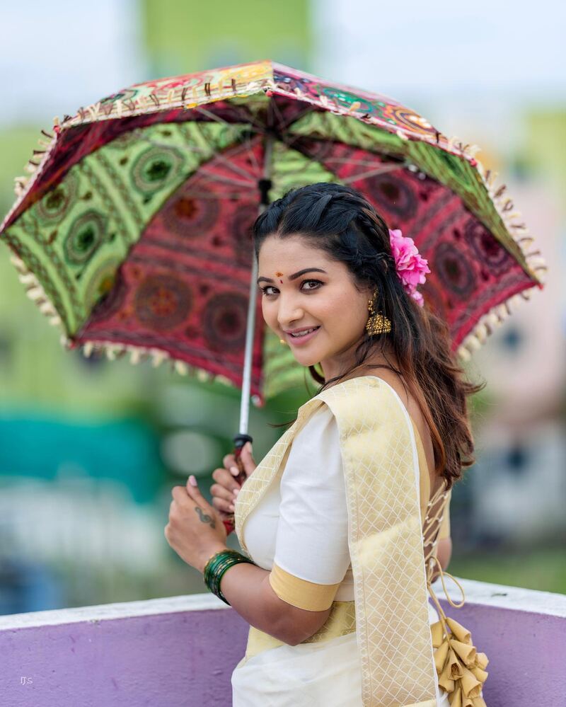 Sharanya turadi new hot clicks tamil