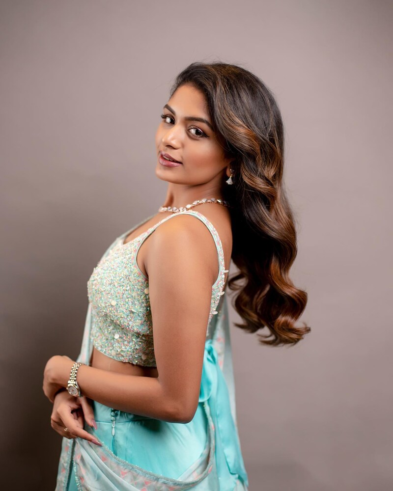 Aditi shankar new viruma hot photo