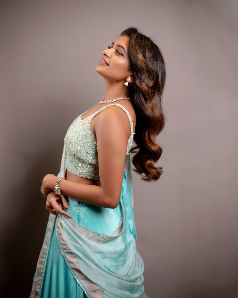 Aditi shankar new viruma hot photo