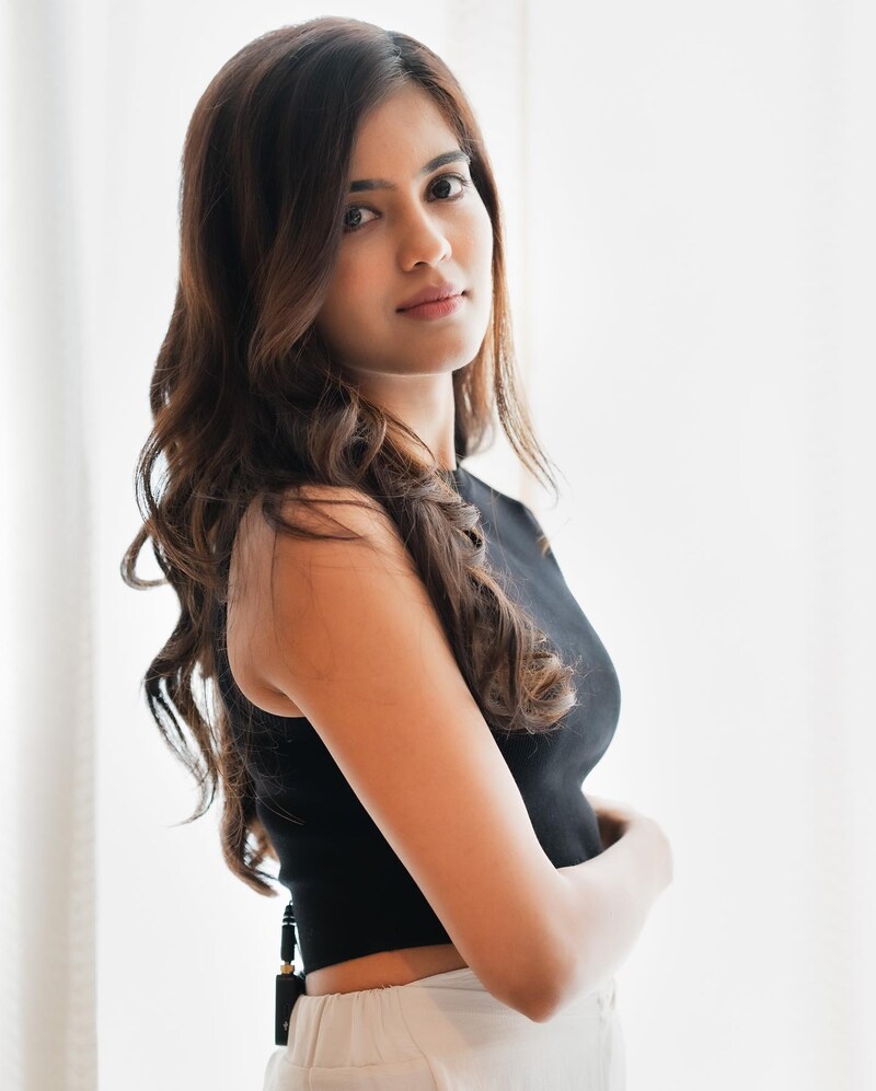 Amritha aiyer new hot clicks viral