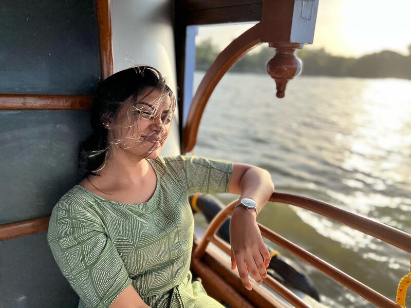 Ammu abhirami new hot click makeup