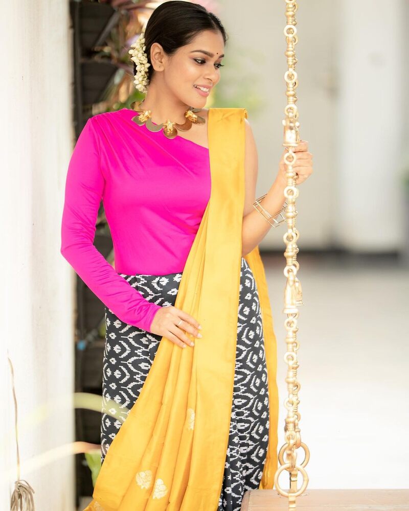 Kiki vijay new hot saree shanthanu wife