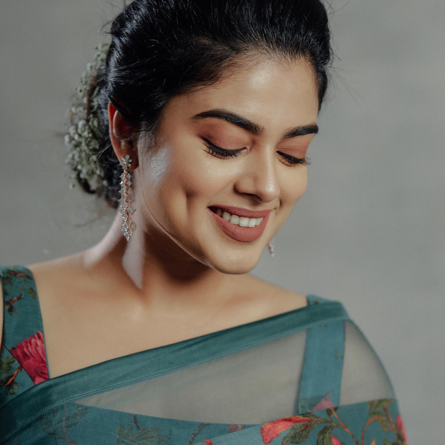 Siddhi idnani new vendhu thanindhathu kaadu