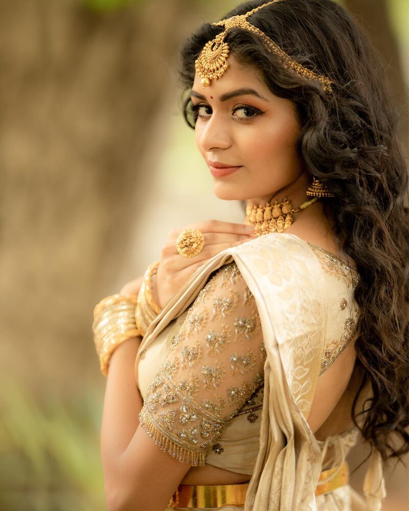 Aditi shankar new virum hot clicks