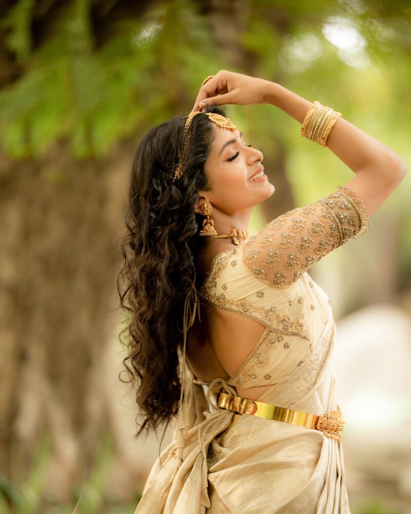 Aditi shankar new virum hot clicks