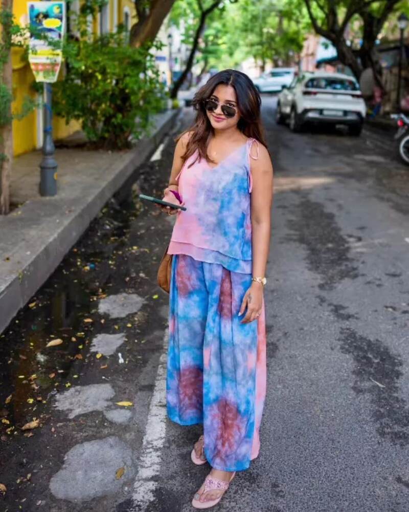 Sharanya turadi new hot video images