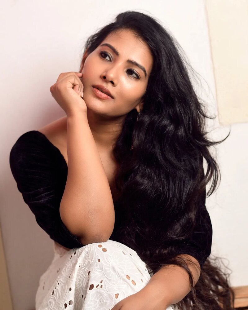 Dhivya duraisamy new hot