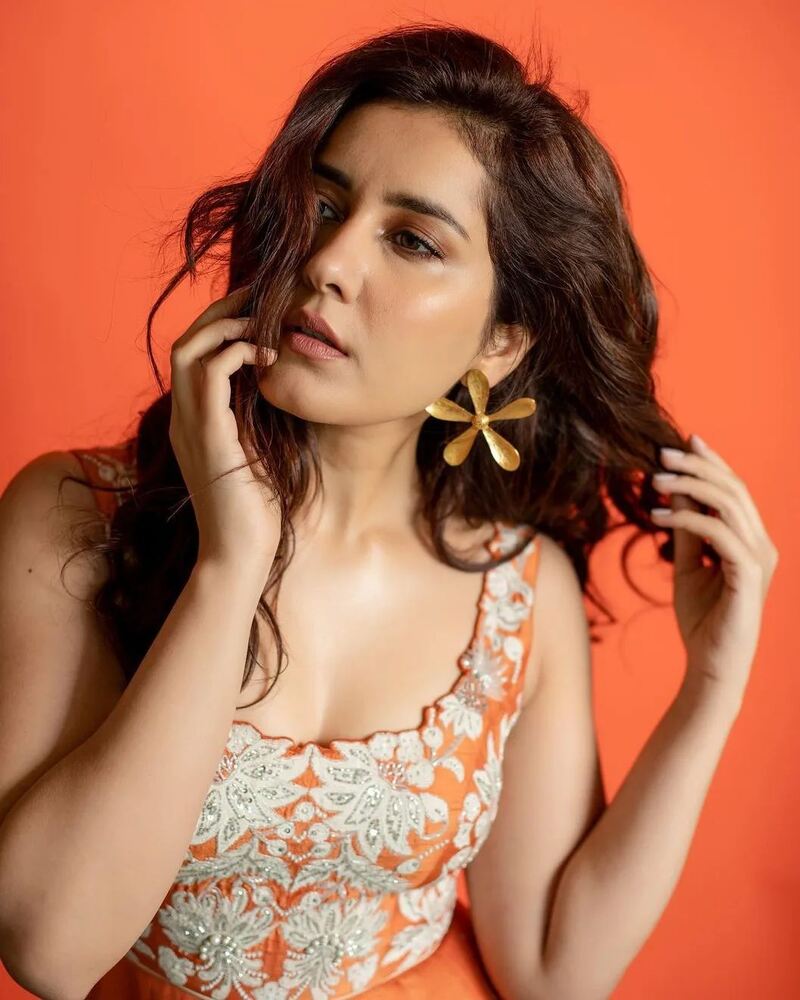 Raashi khanna new hot
