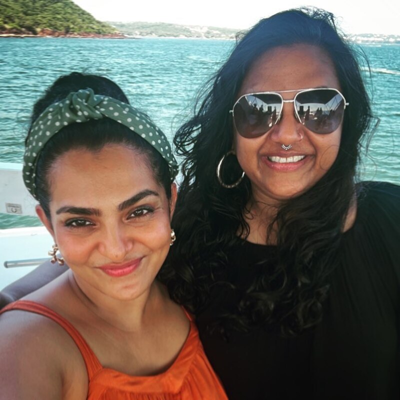 Parvathy thiruvothu new hot