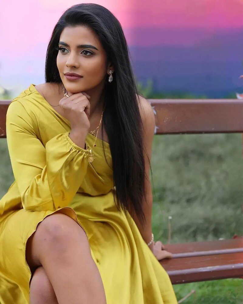 Aishwarya rajesh new hot tamil actress